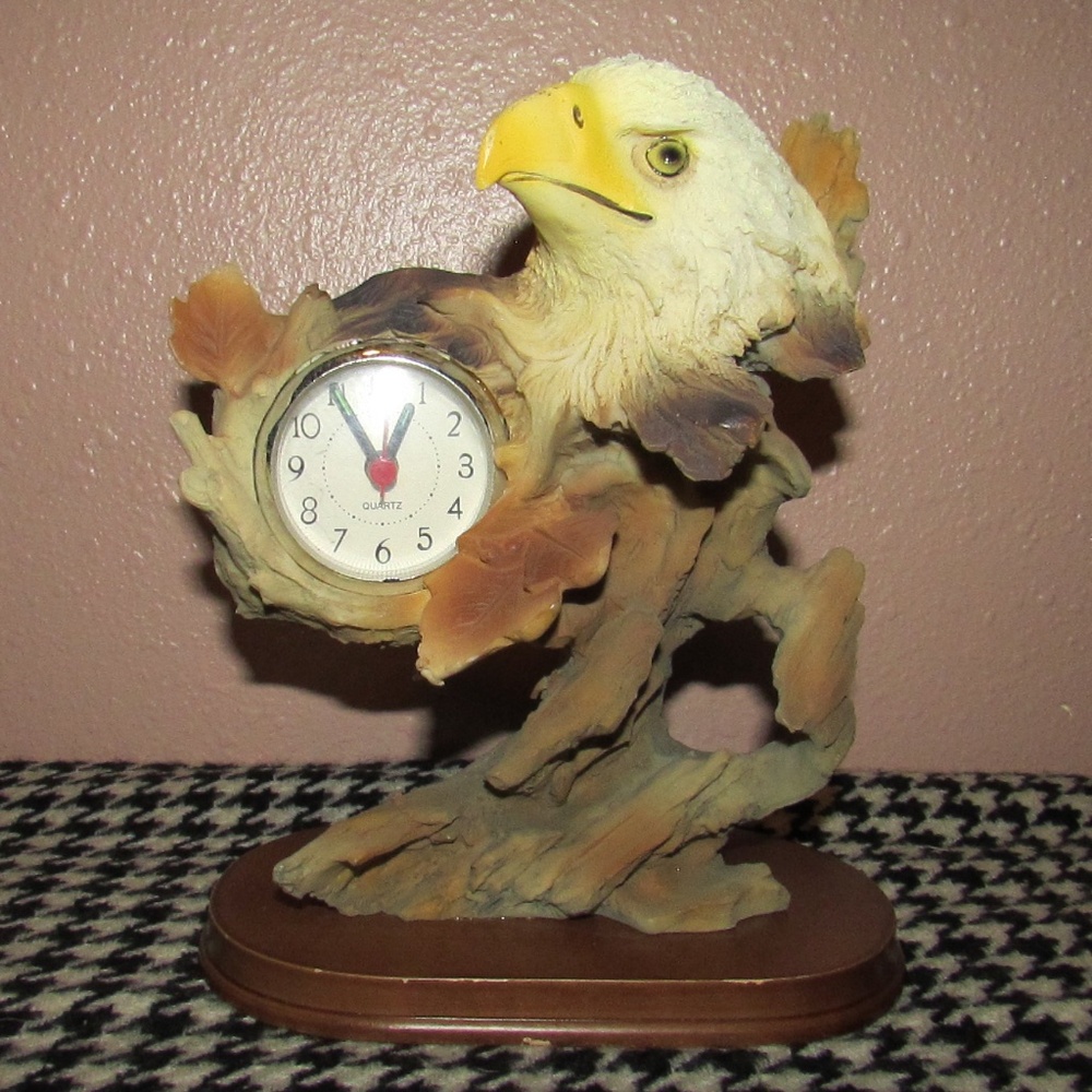 vintage Young Town Quartz Eagle Nest Clock